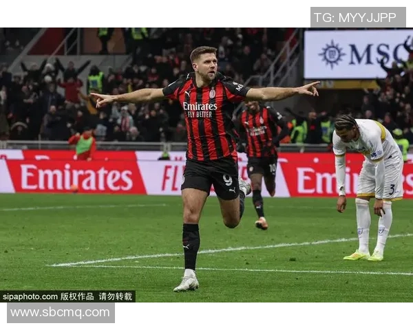 意甲赛场莱奥闪耀破门助力球队争夺冠军荣耀